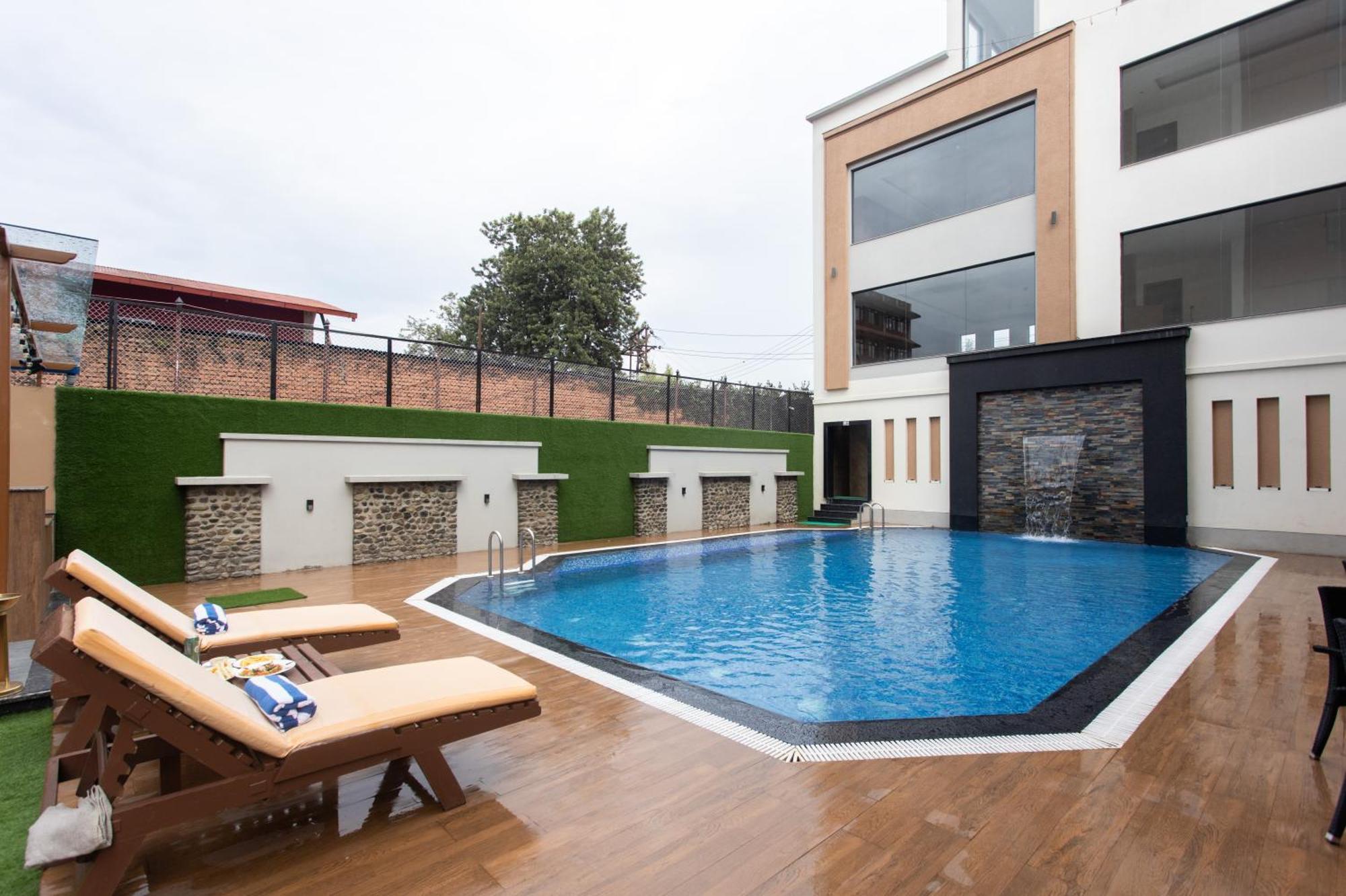 Grand Hotel Kathmandu Exterior foto