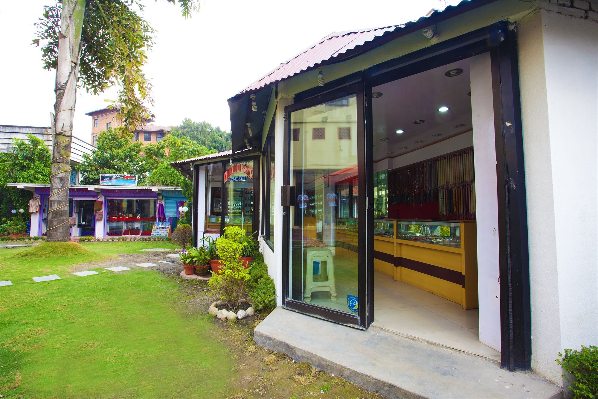 Grand Hotel Kathmandu Exterior foto